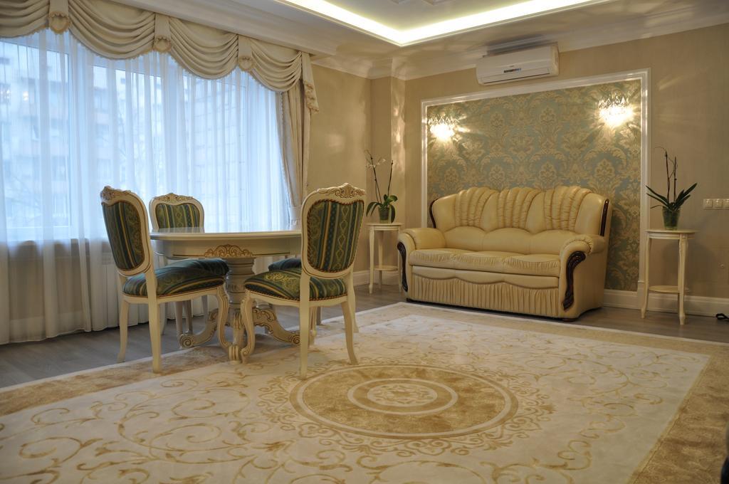 Hotel Cooperator キエフ エクステリア 写真