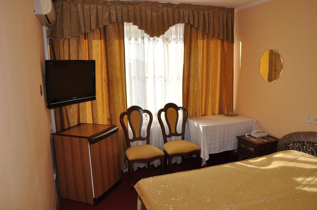 Hotel Cooperator キエフ エクステリア 写真